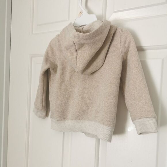 3/$15 Oshkosh B'gosh hoodie size 2t - Picture 4 of 4